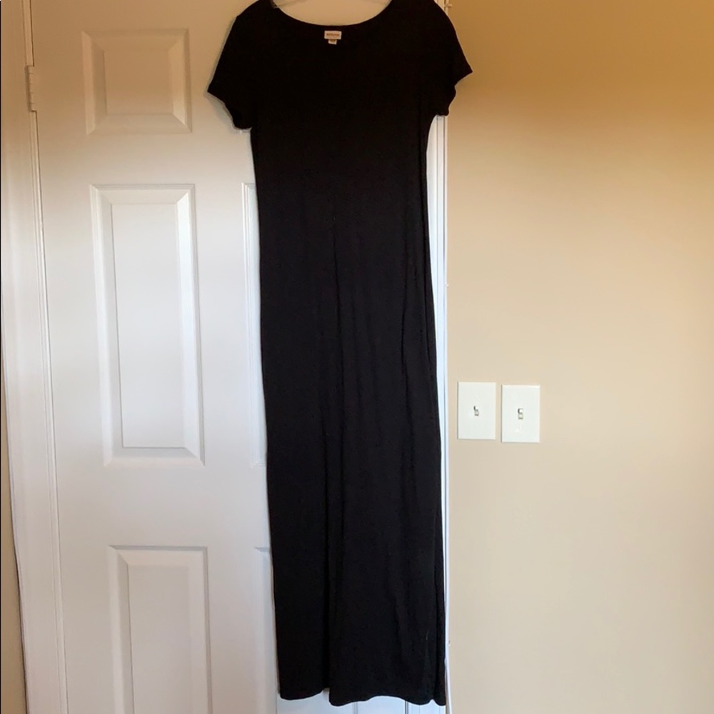 Black maxi dress